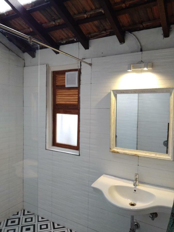 Albergue The White Balcao Panaji Exterior foto